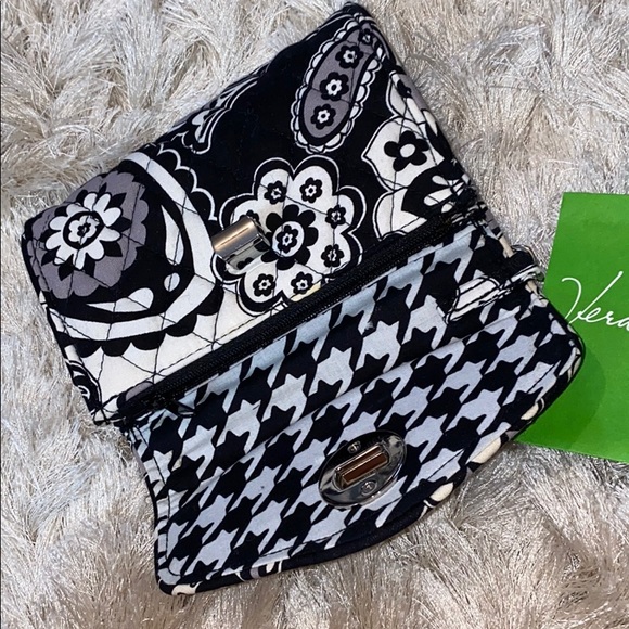 Vera Bradley wristlet - Picture 3 of 4